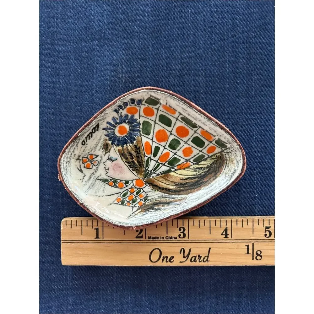 Vintage Italian Coccio Ceramic Trinket Dish, Shows Stylish Girl in Scarf, Signed